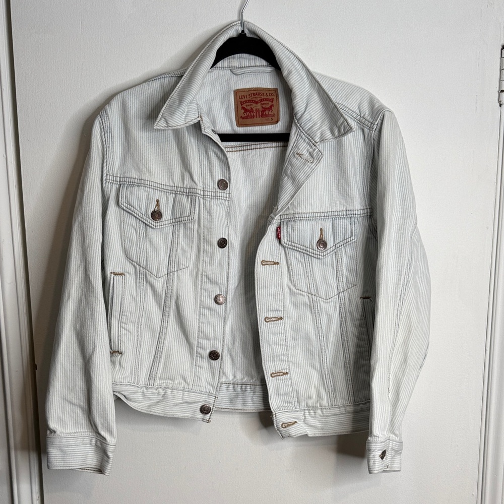 Levi's Light Gray Denim Jacket with Logo Patch